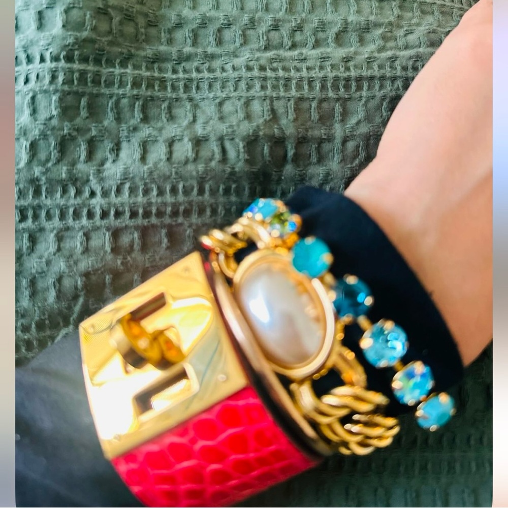 Stone bracelet - excellent condition - size 6.5”